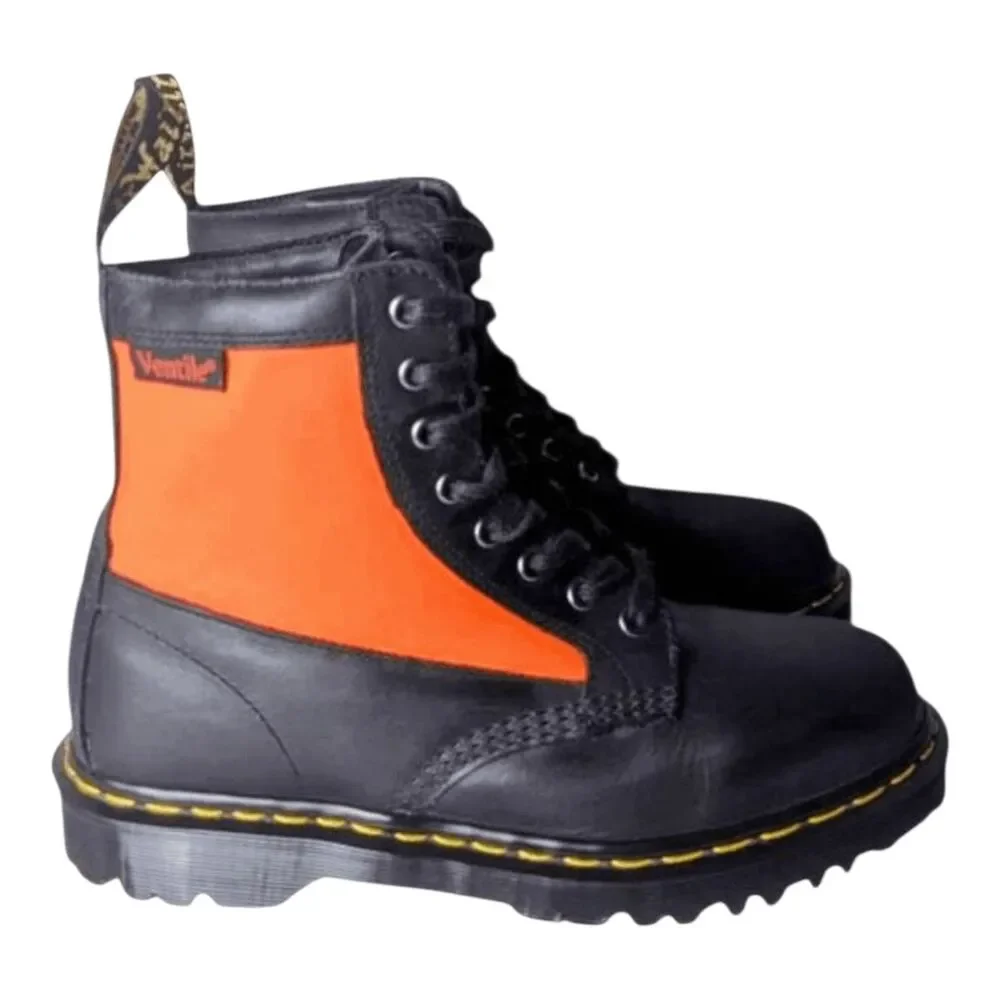 DR. MARTENS 1460 Combat Boot Size M8/W9